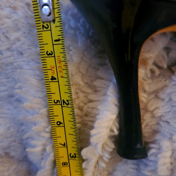 Crocodile Print Manolo Blahnik 3in - Picture 7 of 9